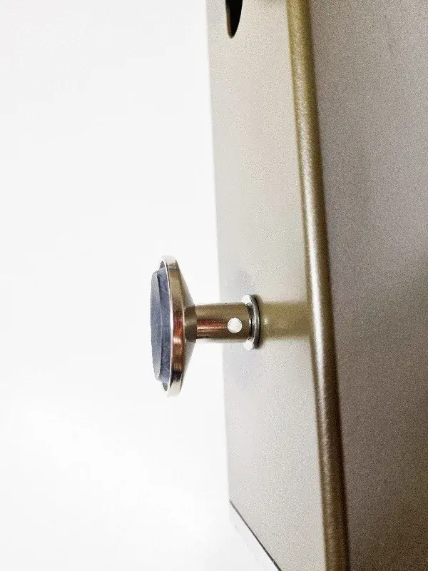 Nástěnný zahradní sloupek TRIA - olivově zelený