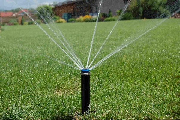 Tryska Hunter MP ROTATOR 1000, dostřik 3,7 - 4,6 m, 90 - 210°